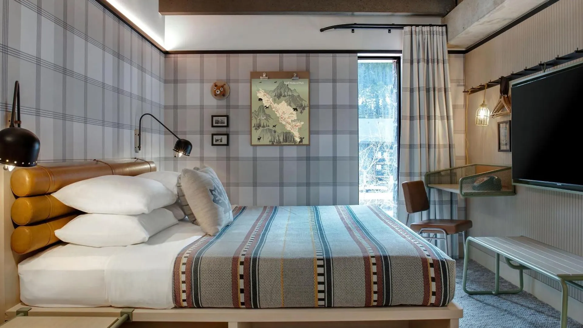 Moxy Banff Hotel 0*,